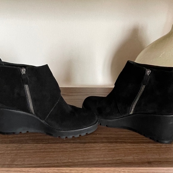 Eileen Fisher Tinker Suede Leather Black Booties, Size 9.5 - Picture 7 of 12